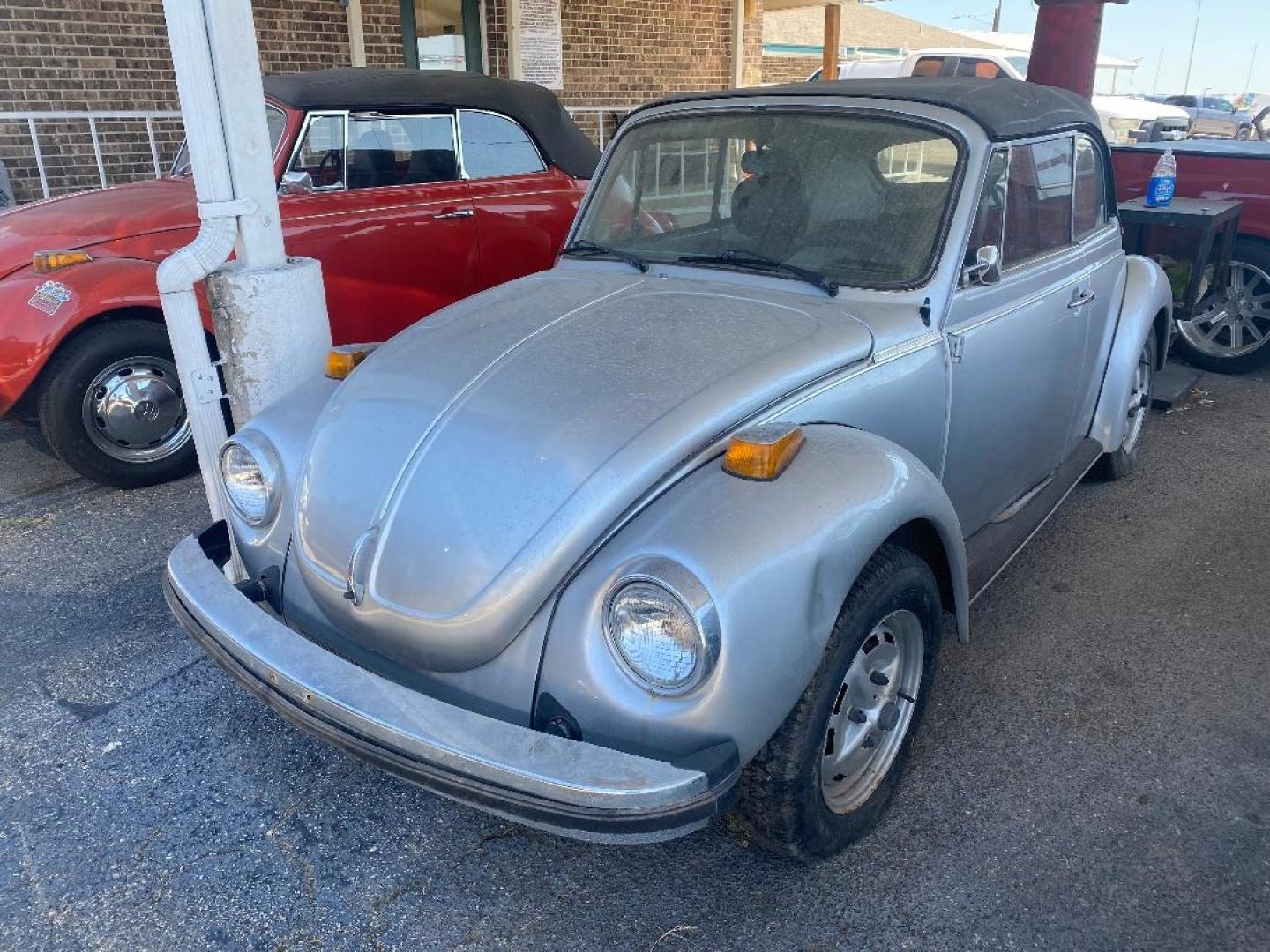 1979 Silver /Black Volkswagen Bug Convertible (1592028095) , Standard transmission, located at 1687 Business 35 S, New Braunfels, TX, 78130, (830) 625-7159, 29.655487, -98.051491 - Photo#0